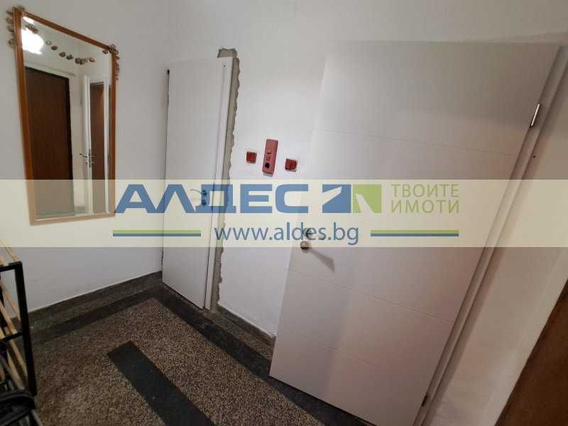 Продава се Тристаен апартамент в София, Център - 72 кв.м за 3723 €/кв.м - Снимка #16