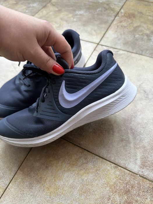 Маратонки   Nike