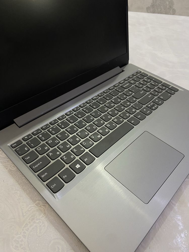 Продам ноутбук Lenovo в отличном состояние