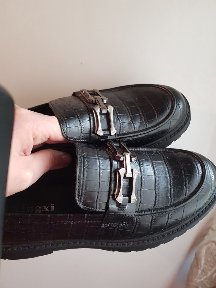 Продам женские мокасины 39 р