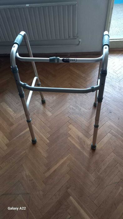 Сгъваема проходилка за вьзрастни