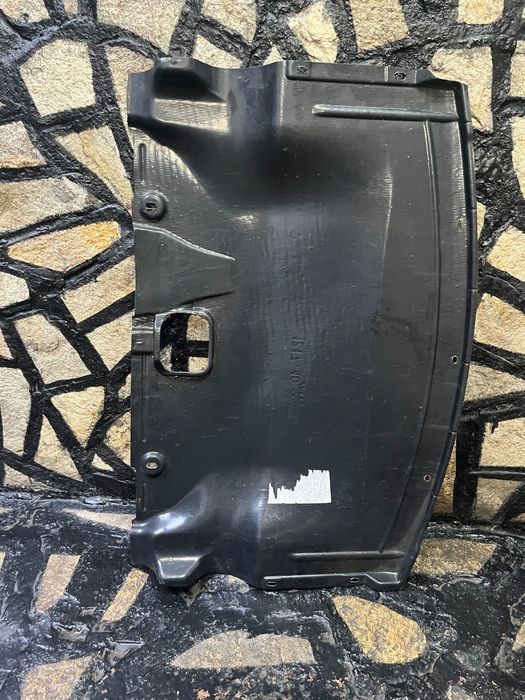 Кора под двигателя  за БМВ e46 капак моторен отсек BLIC