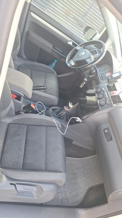 Vând Vw Touran, an 2010