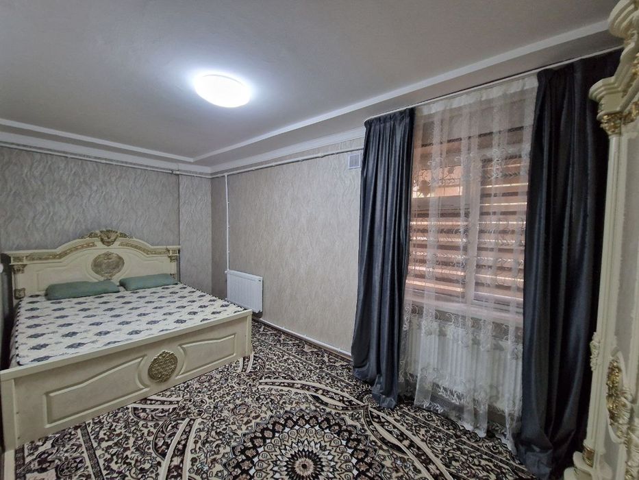 Фрунзе Массив , 25 мактаб ёнида 1 этаж 2 хонали квартира оилага