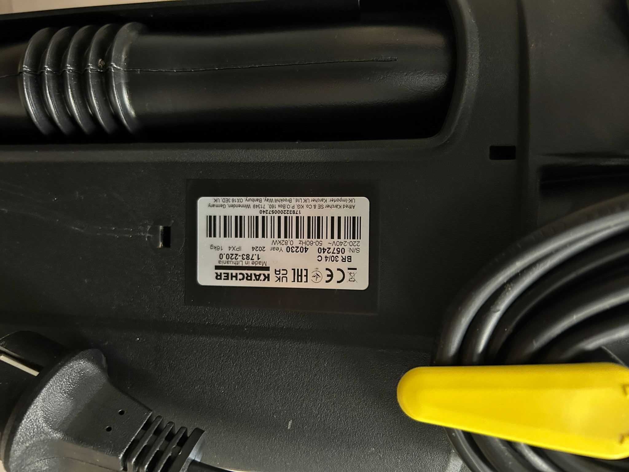 Masina de frecat-aspirat Karcher BR 30 4 C