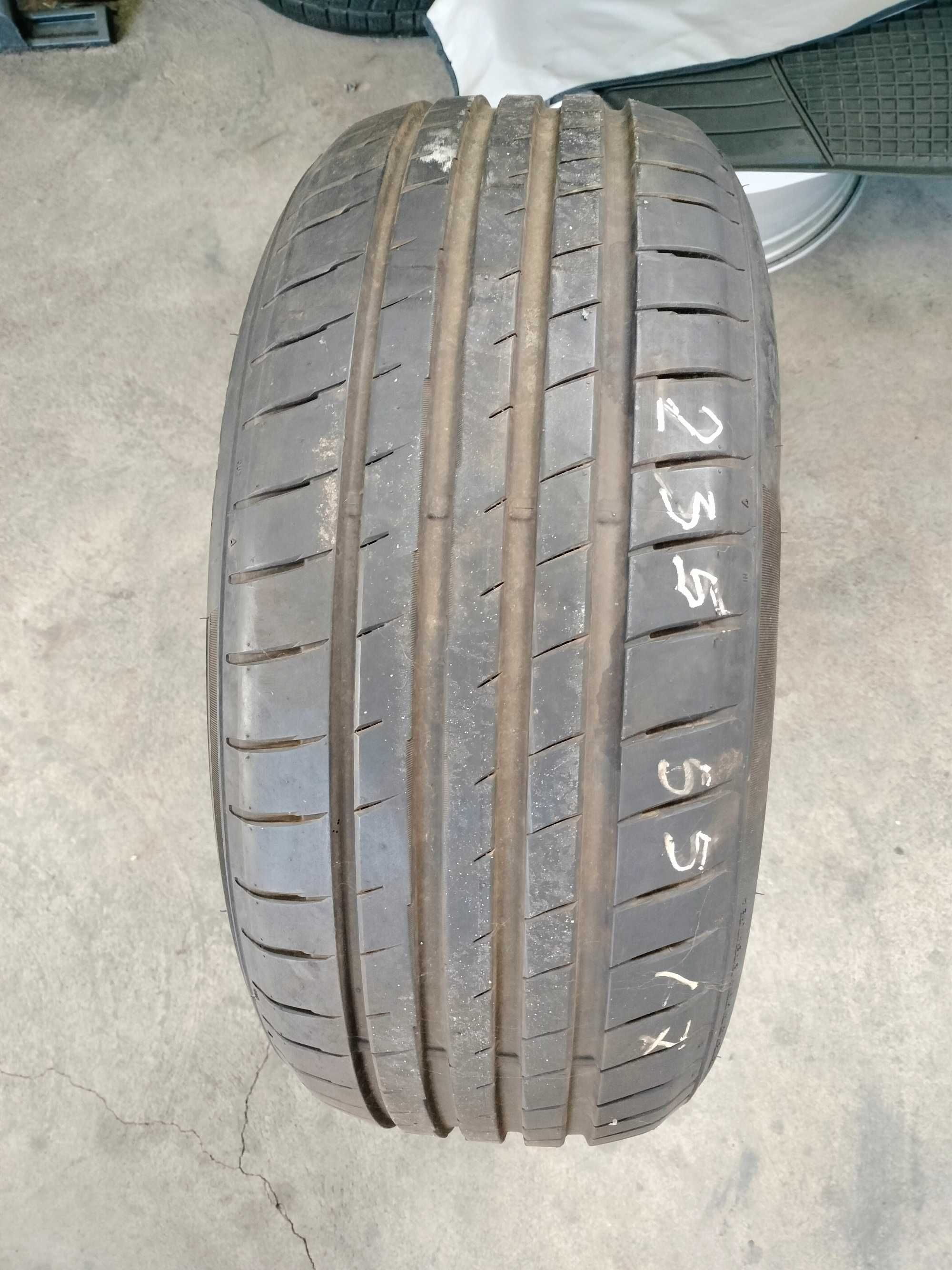 2 cauciucuri  bridgestone 235 55 17