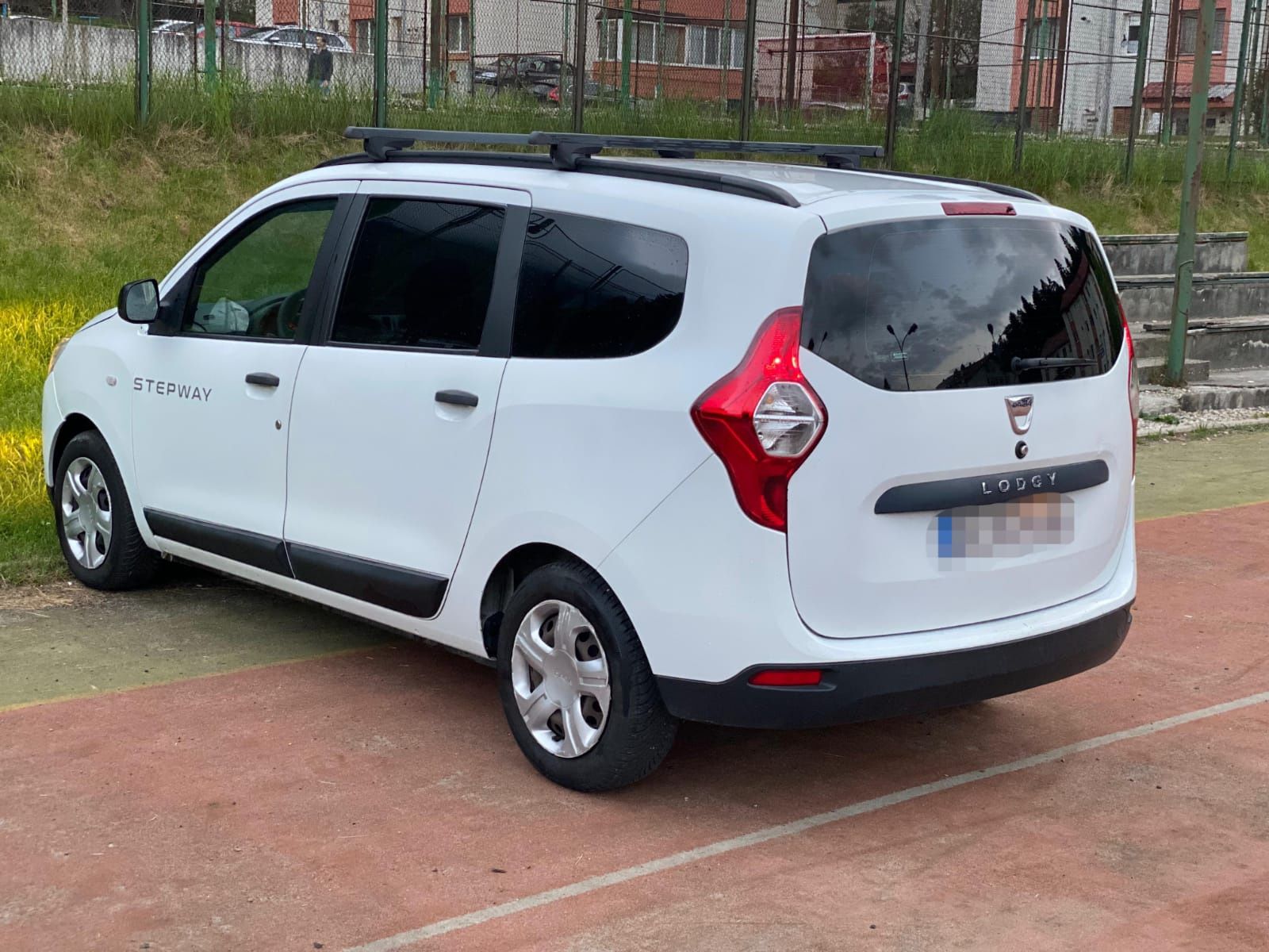 Dacia Lodgy 1.5dCi 2013 Germania MCV Touran Sharan Zafira Caddy VW