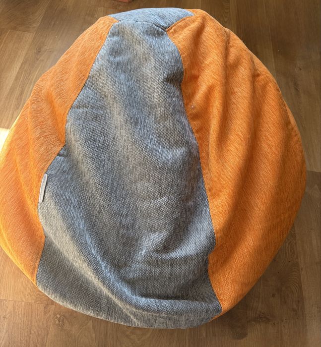 Пуф голяма круша и пуф табуретка куб