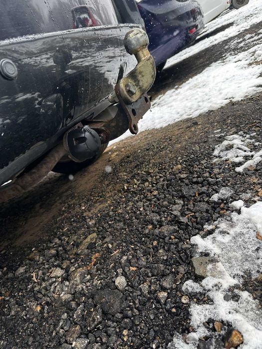 Теглич за Toyota Rav4