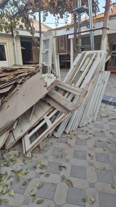 Продаётся дрова из под окон и дверей