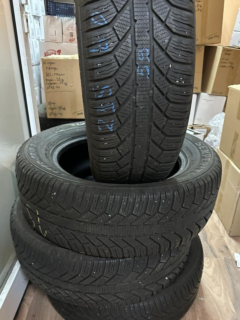 Зимни гуми 215/60 R16