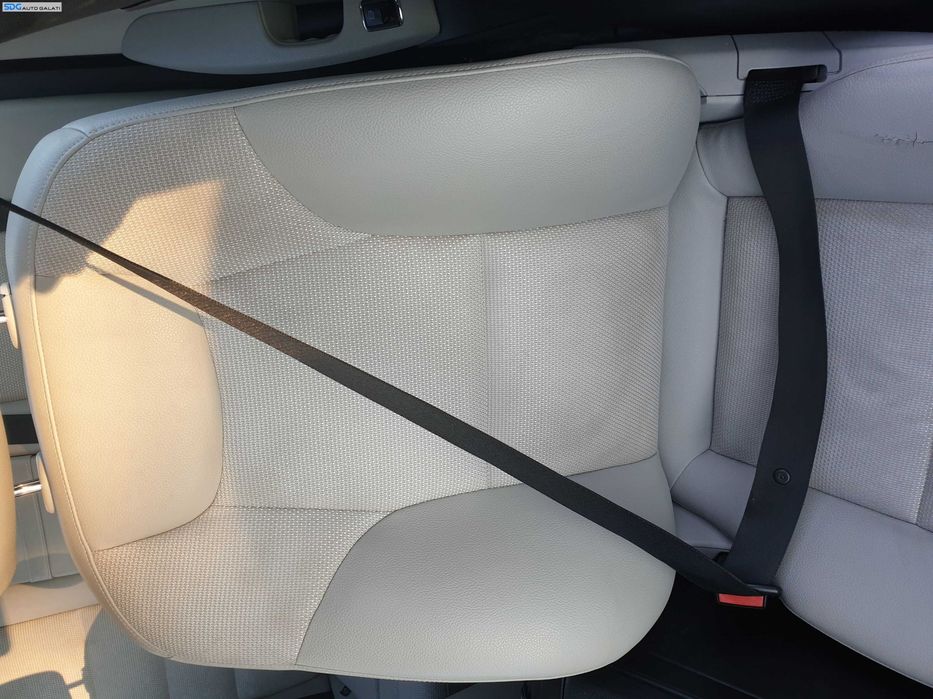 Interior Piele Scaun Scaune Stanga Dreapta Fata FARA Incalzire si Bancheta cu Spatar Fara Rabatare cu Imperfectiuni Mercedes Clasa C Class W204 Sedan Berlina 2007 - 2014 [K1561]