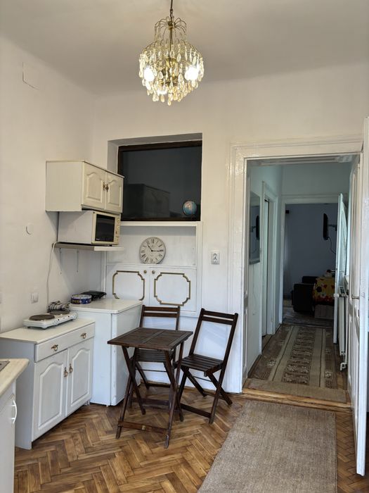 Inchiriez casă, zona centrala