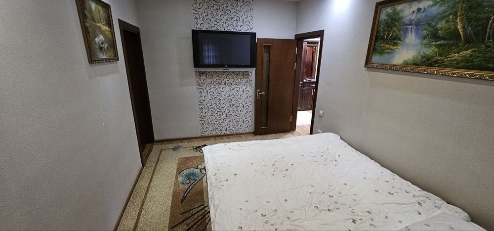 Ойбек метро 4-комн банковский дом