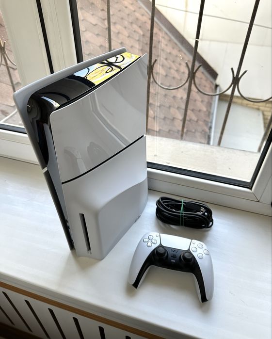 PlayStation 5 Slim 1TB Disc +FIFA 2026