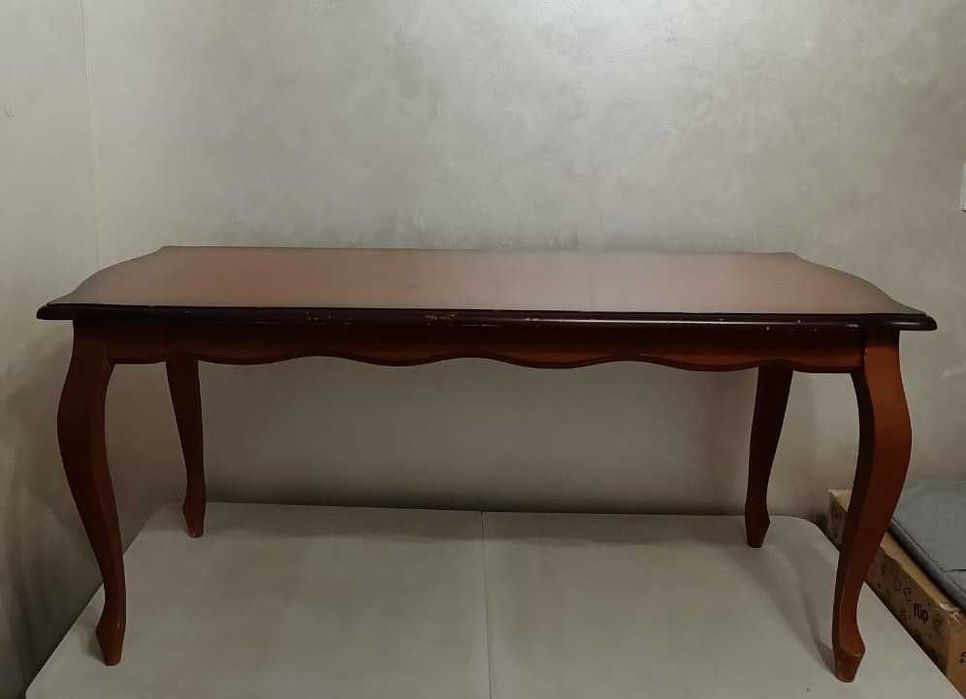 Стол из натурального дерева в хорошем состоянии, б/у