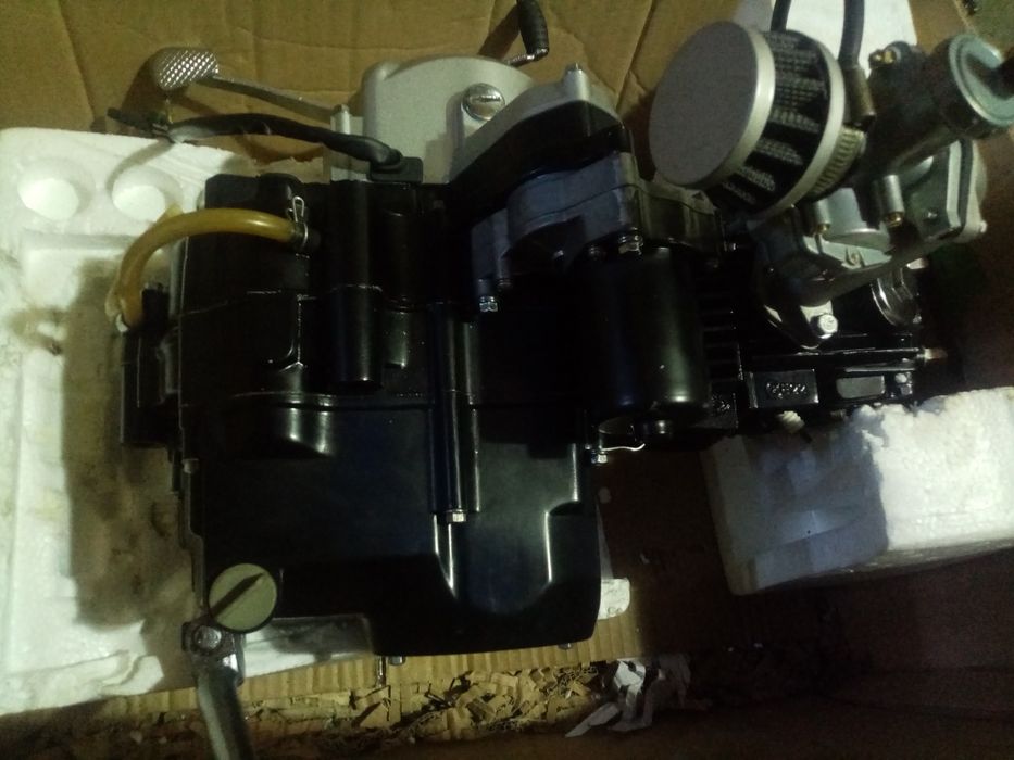 Motor 3+1, semiautomat pornire electric și pedala.