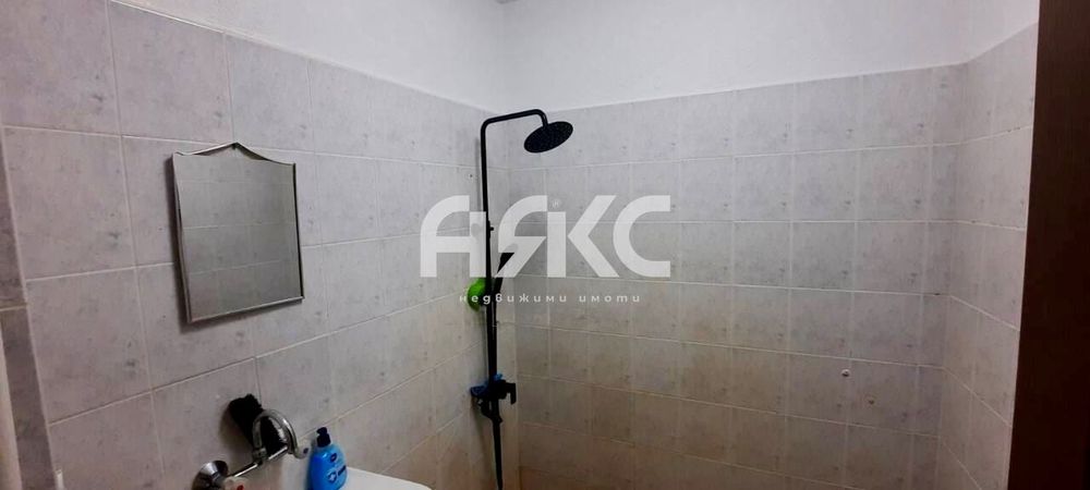 Двустаен обзаведен апартамент в кв. Люлин 1