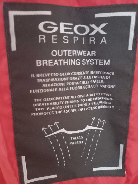 Червено яке олекотено Geox