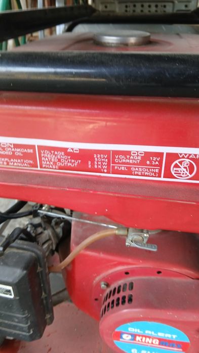 Бензогенератор сотилади