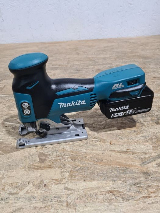 Fierastrau pendular soricel Makita DJV181