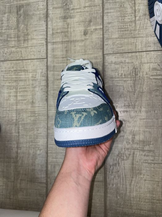Lv trainer si dior b22