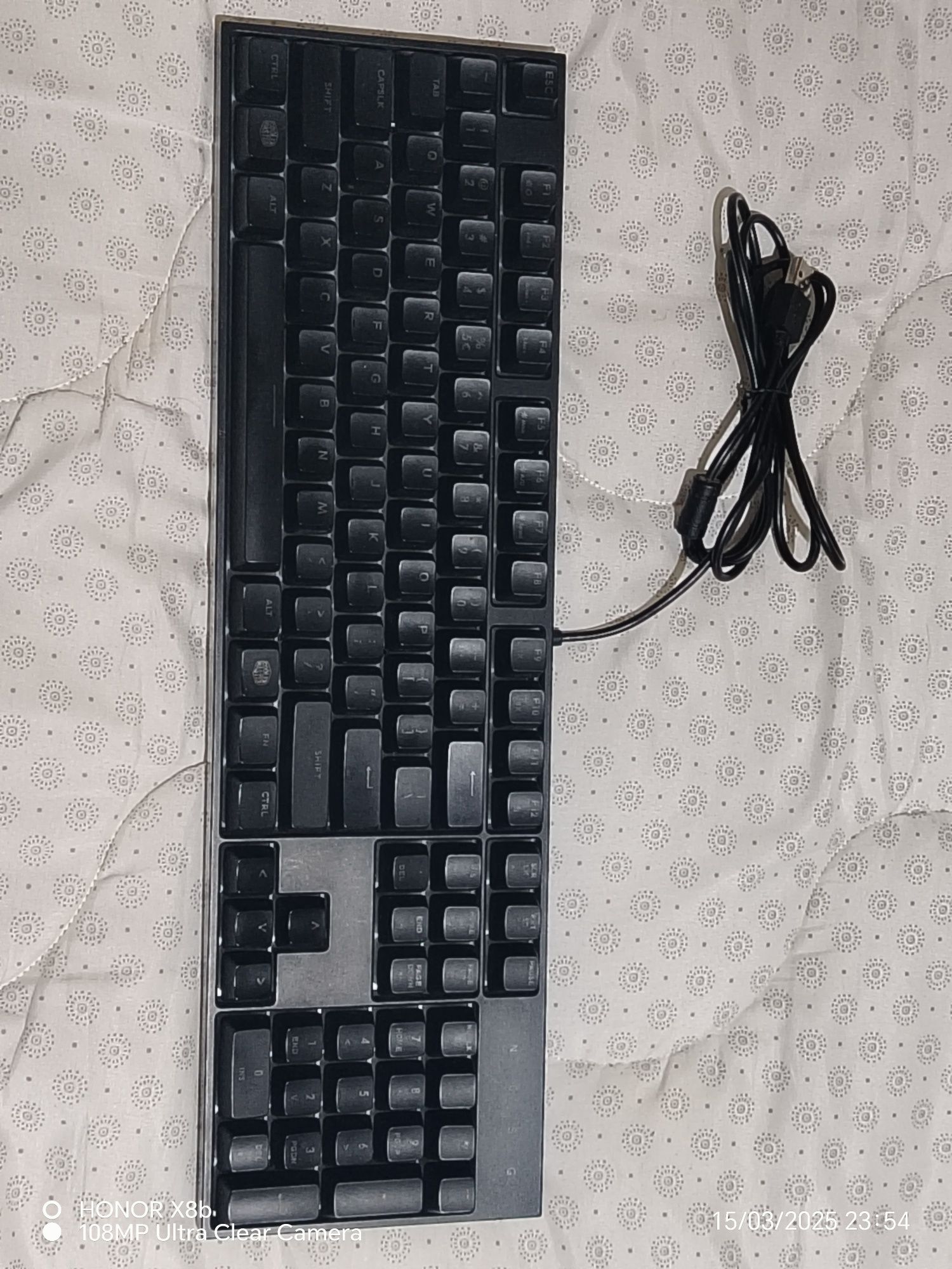 Продавам клавиатура cooler Master Keys lite L