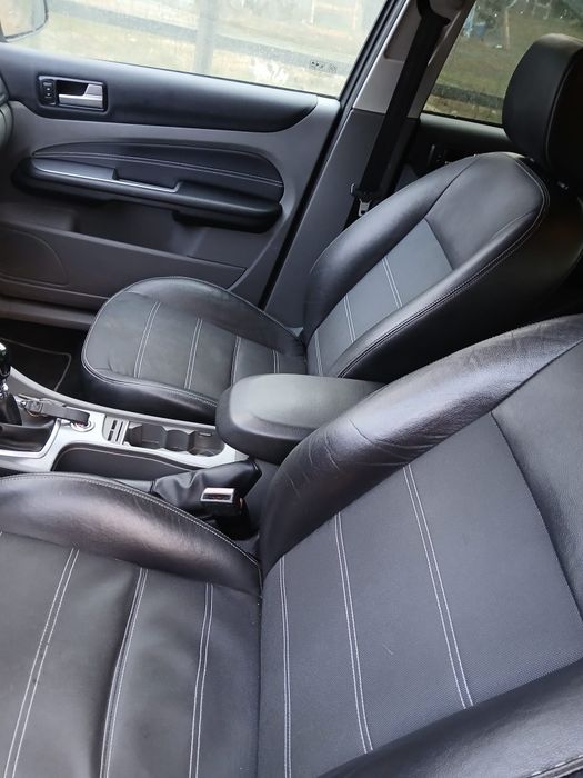 Vând Ford Focus 2010