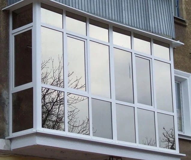 Пластиковые балконы окна