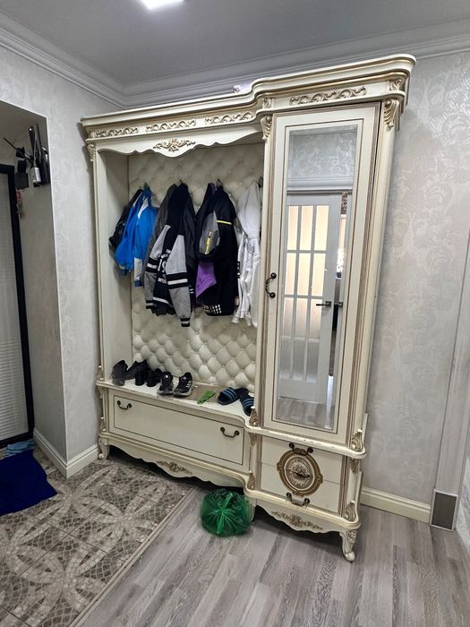 Продам шкаф для прихожей