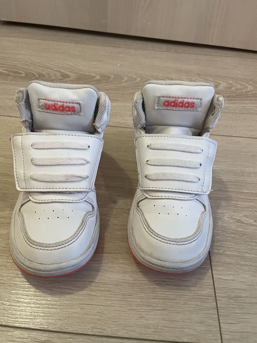 Adidas unisex alb cu rosu, marimea 26,5