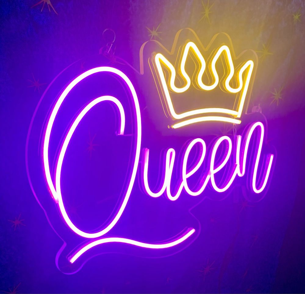 Decoratiune luminoasa “QUEEN”