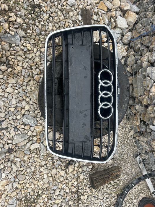 Предна декоративна решетка за Audi A6-4G/C7