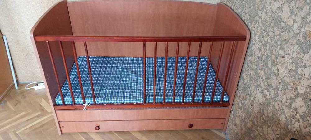 Продавам детска кошара