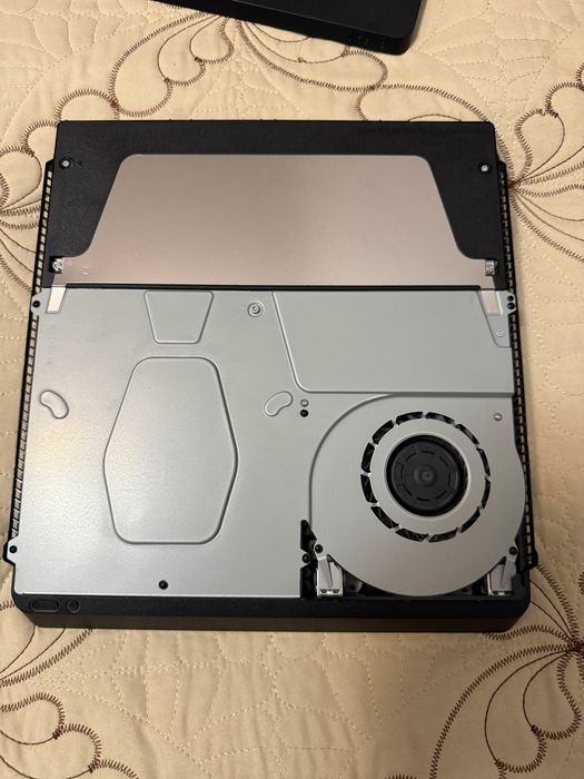 Ps4 pro + doua contrelere