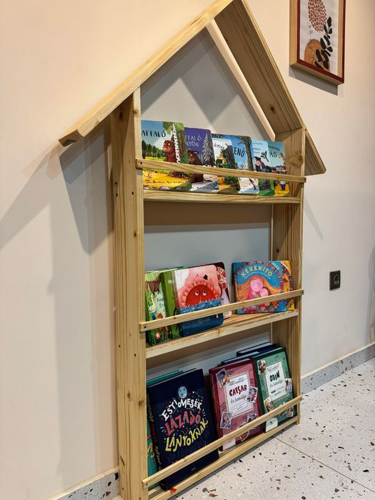 Biblioteca tip casa montesssori