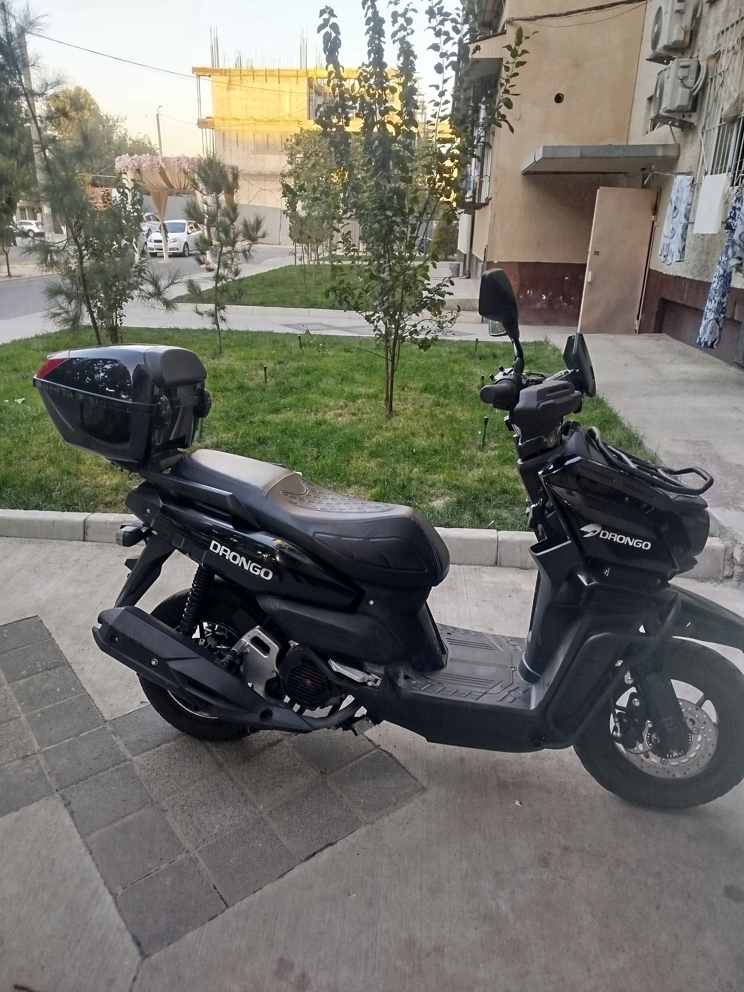 Продается,  Скутер. Танк. GST  Дронго.  150 куб. Автомат.