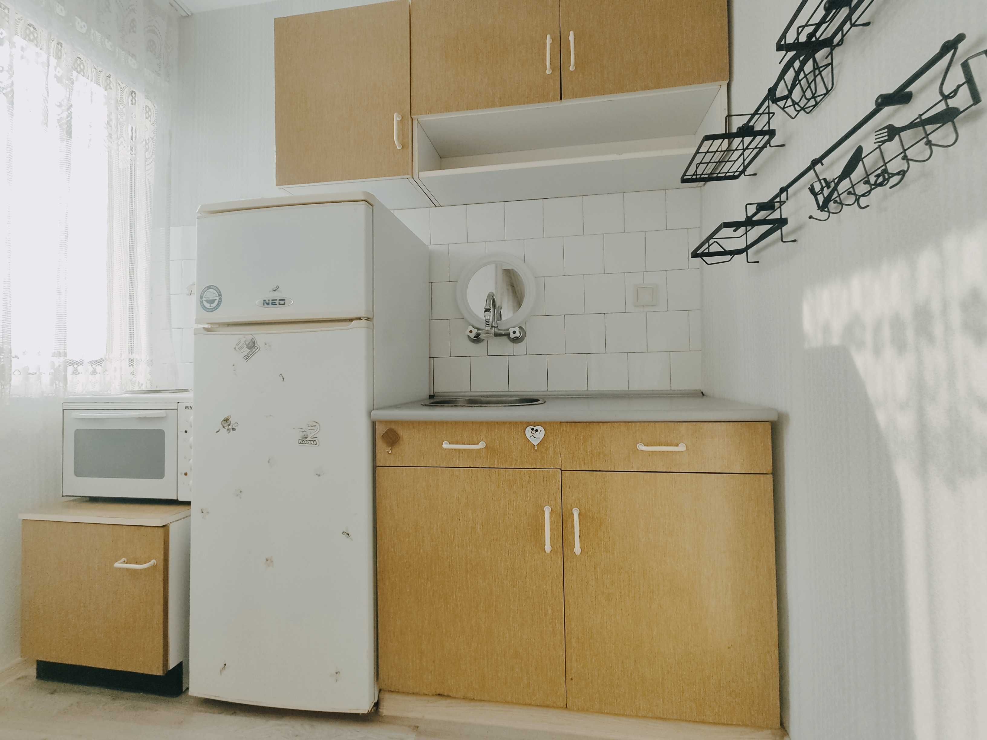 продавам тухлена гарсониера на 3 ти етаж, близо до центъра