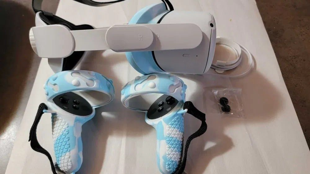Oculus Quest 2 

Очки виртуальной реальности Oculus Quest 2 64G