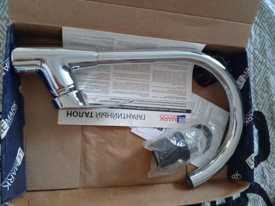 Смеситель Lemark кухонный