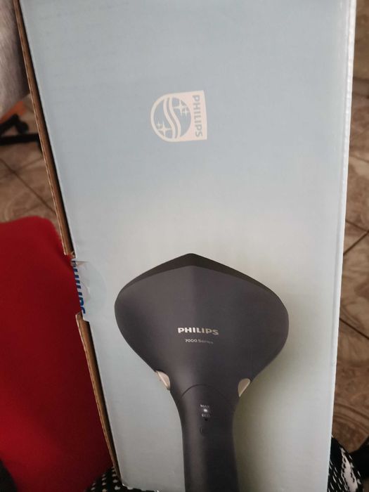 Aparat de călcat vertical Philips nou