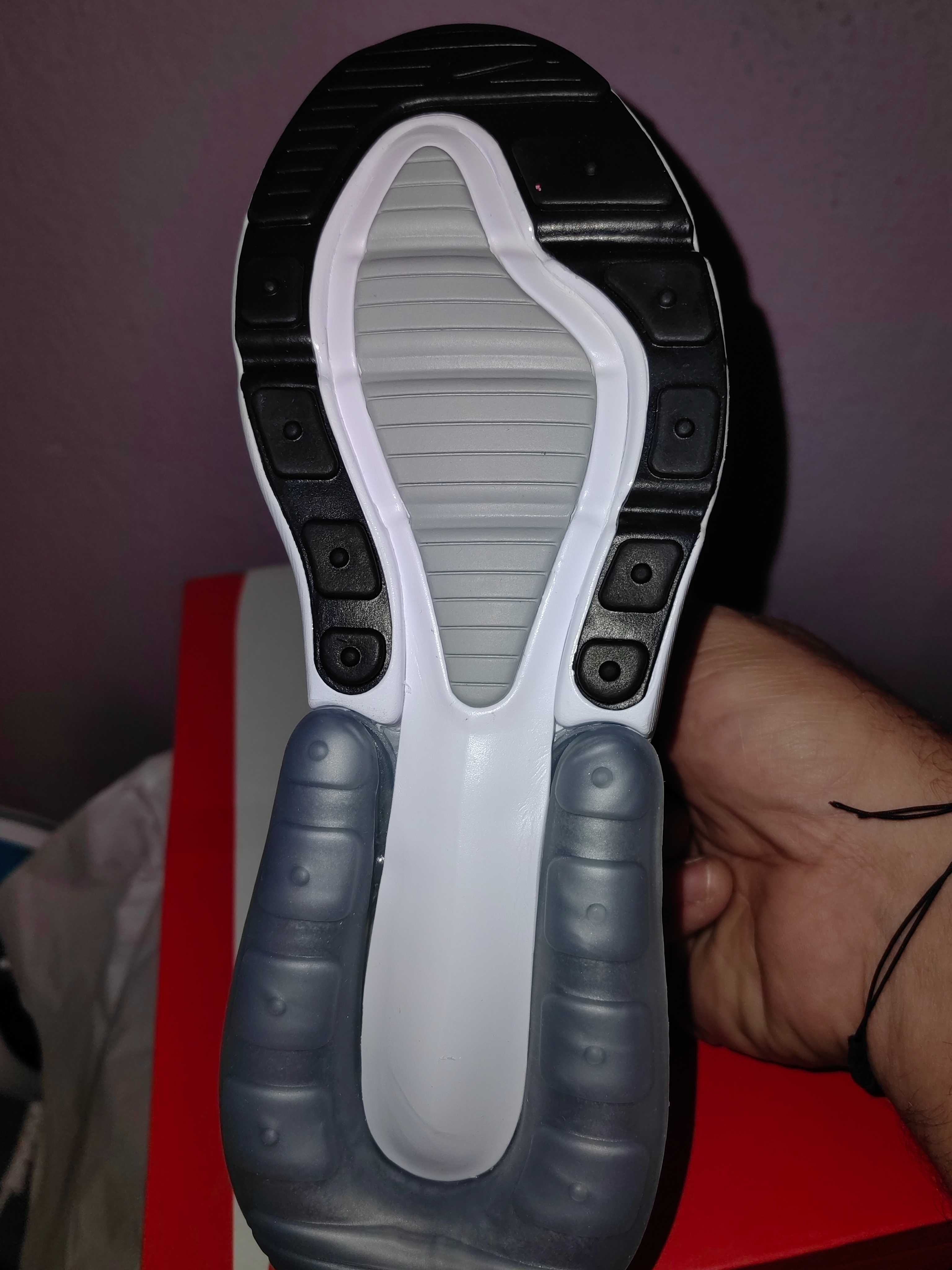 Дамски маратонки Nike air max 270