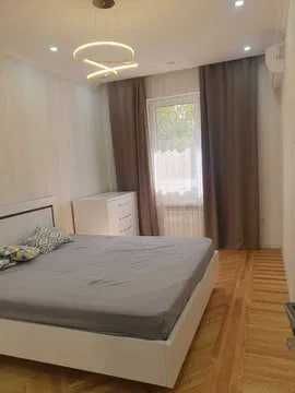 Сдам евро квартиру на Садык Азимова ц1