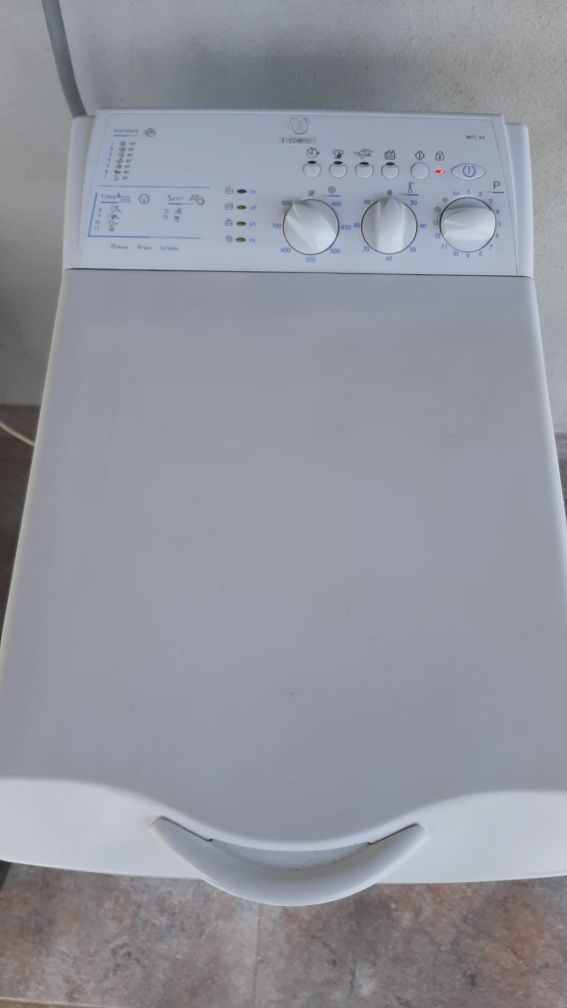 Mașină de spălat rufe rpm, Indesit verticală.