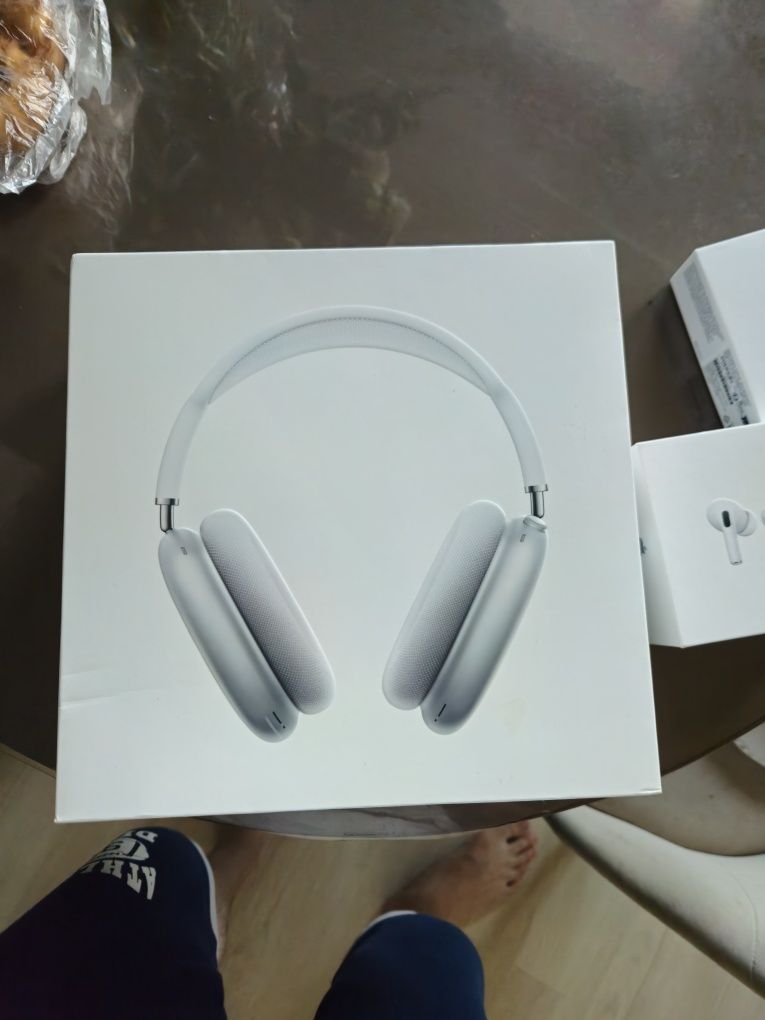 Коробки от наушников apple