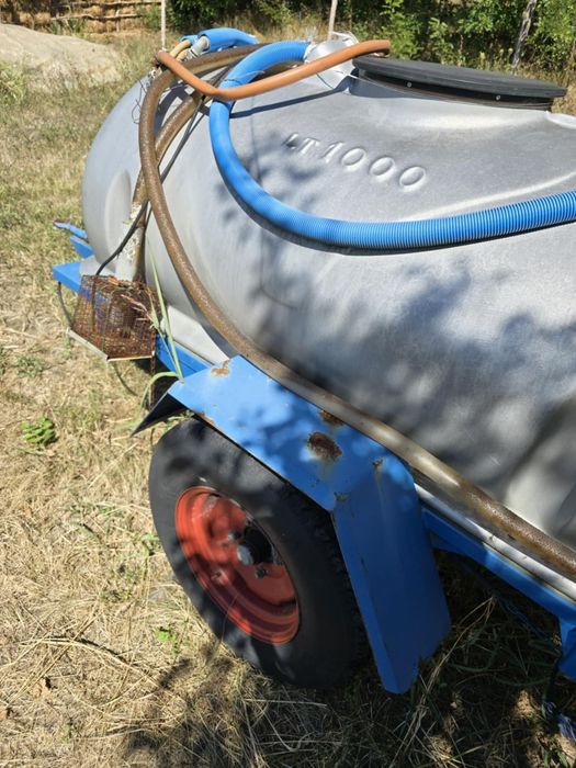 Vând cisternă de 1000l