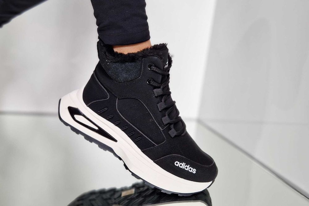 Дамски зимни спортни боти  Facebook Monika Ivanova