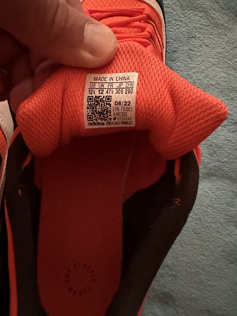 Продавам мъжки Маратонки ADIDAS