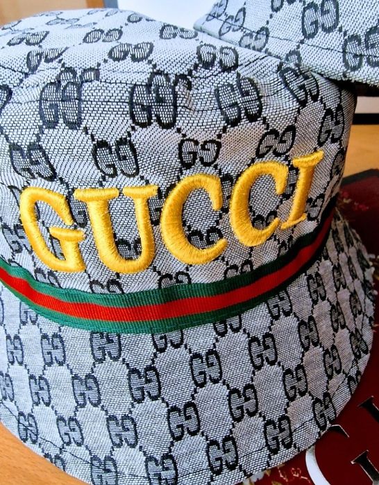 Palarii unisex logo brodat,marime universala, saculet, etichetă