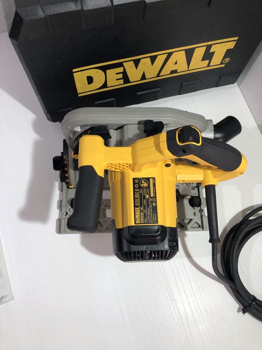 Circular cu plonjare DeWalt DWS 520